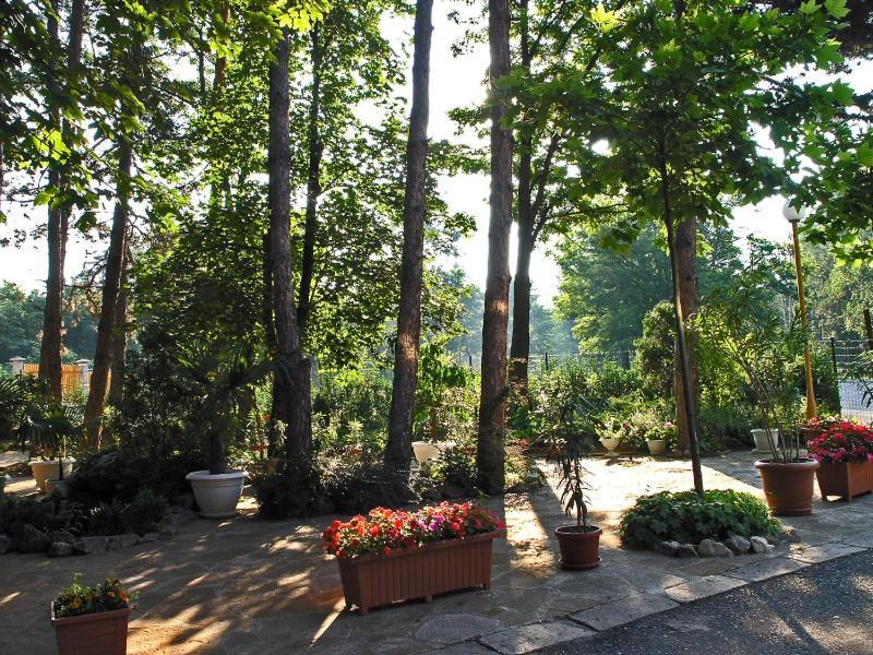 Хотел Златна Котва Kazanlŭk Extérieur photo