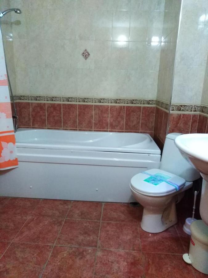 Хотел Златна Котва Kazanlŭk Extérieur photo