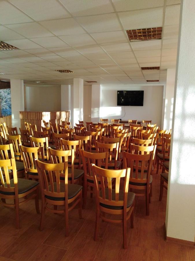 Хотел Златна Котва Kazanlŭk Extérieur photo