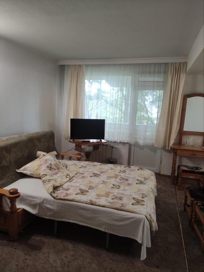 Хотел Златна Котва Kazanlŭk Extérieur photo