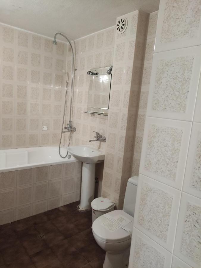 Хотел Златна Котва Kazanlŭk Extérieur photo
